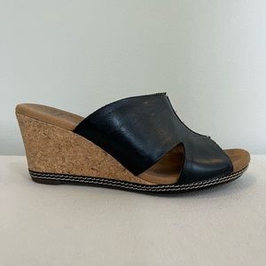 Clark’s Cushion Soft Leather Wedge sandal